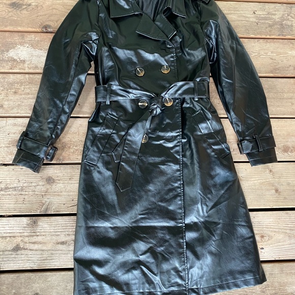 NWOT Boohoo Faux Leather Trench Coat - Picture 2 of 11